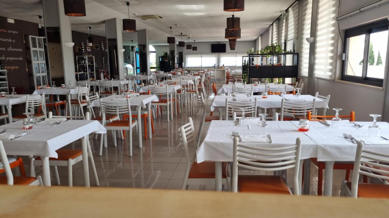 Hotel Palatinum Metaponto Bagian luar foto