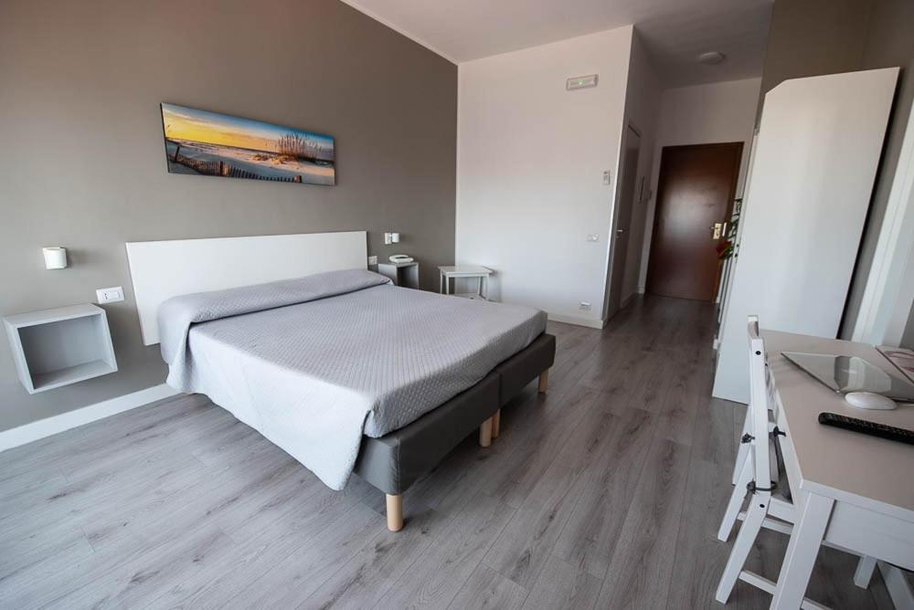 Hotel Palatinum Metaponto Bagian luar foto